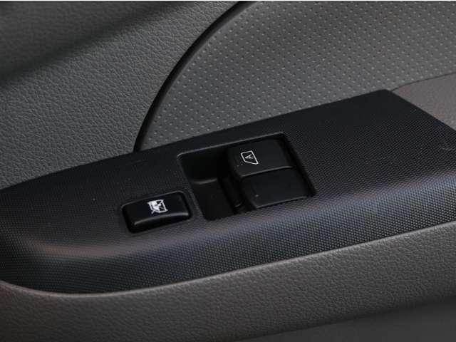 ＮＶ３５０キャラバンバン ２．０　ＤＸ　ロングボディ　※左側面修復歴有／メモリーナビ／ＴＶ／ＥＴＣ２．０／　ブレーキサポート　メモリナビ　ワンオ－ナ－車　整備記録簿　キーレスリモコン　パワーウインド　ワンセグ　ＥＴＣ車載器　ドライブレコーダー　ＡＣ　エアバック　ＰＳ　ナビＴＶ　ＡＢＳ付　バックカメラ付（17枚目）