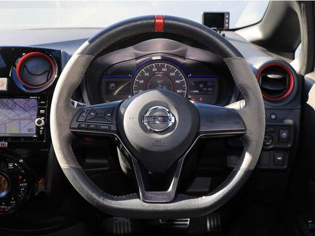 ノート １．２　ｅ－ＰＯＷＥＲ　ＮＩＳＭＯ　踏み間違い衝突防止／アラウンドビューモニ　ＬＥＤランプ　ワンオーナー車　Ｂカメラ　メモリーナビ付き　レーンアシスト　フルオートエアコン　スマートキープッシュスタート　Ｗエアバッグ　アルミ　キーフリー　ドラレコ　記録簿　サイドカメラ　エアバック（8枚目）