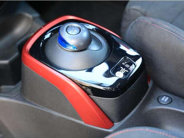 ノート １．２　ｅ－ＰＯＷＥＲ　ＮＩＳＭＯ　踏み間違い衝突防止／アラウンドビューモニ　ＬＥＤランプ　ワンオーナー車　Ｂカメラ　メモリーナビ付き　レーンアシスト　フルオートエアコン　スマートキープッシュスタート　Ｗエアバッグ　アルミ　キーフリー　ドラレコ　記録簿　サイドカメラ　エアバック（13枚目）