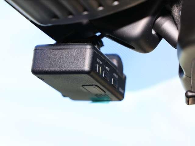 ノート １．２　ｅ－ＰＯＷＥＲ　ＮＩＳＭＯ　踏み間違い衝突防止／アラウンドビューモニ　ＬＥＤランプ　ワンオーナー車　Ｂカメラ　メモリーナビ付き　レーンアシスト　フルオートエアコン　スマートキープッシュスタート　Ｗエアバッグ　アルミ　キーフリー　ドラレコ　記録簿　サイドカメラ　エアバック（16枚目）