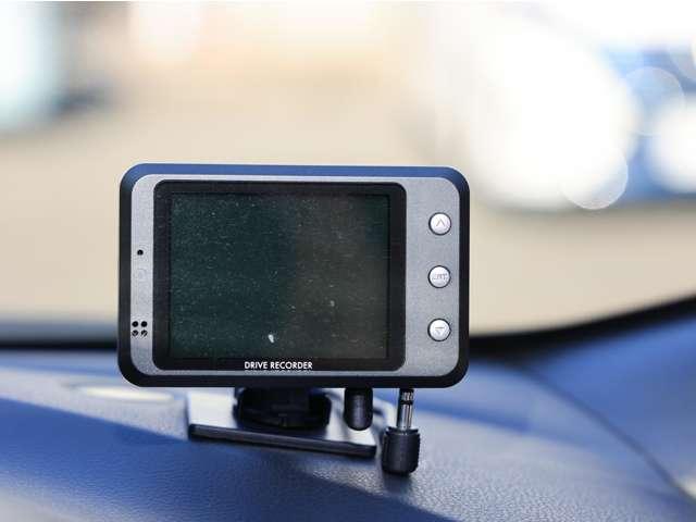 ノート １．２　ｅ－ＰＯＷＥＲ　ＮＩＳＭＯ　踏み間違い衝突防止／アラウンドビューモニ　ＬＥＤランプ　ワンオーナー車　Ｂカメラ　メモリーナビ付き　レーンアシスト　フルオートエアコン　スマートキープッシュスタート　Ｗエアバッグ　アルミ　キーフリー　ドラレコ　記録簿　サイドカメラ　エアバック（17枚目）