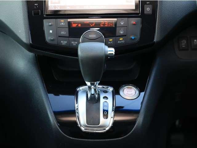 セレナ ２．０　ハイウェイスター　Ｖセレクション＋ＳａｆｅｔｙＩＩ　Ｓ－ＨＹＢＲＩＤ　／後席モニター／衝突被害軽減ブレーキ／踏み　踏み間違い防止装置　Ｒカメラ　インテリジェントキー　レーンキープ　パワーステアリング　ワンオーナー　ＥＴＣ　クルーズコントロール　ドラレコ　ワンセグテレビ　メモリーナビ　ナビＴＶ　ＡＢＳ　キーフリー（7枚目）