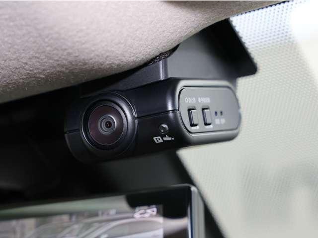 オーラ 1.2 G FOUR 4WD 当社社用車UP/BOSEサウンド/SOSコール/アラ ワンオーナー車 エマブレ 全周囲 LDW 記録簿 アダプティブクルーズ 盗難防止システム オートエアコン スマートキー バックカメラ LEDライト アルミホイール 4WD ETC車載器 ナビTV(12枚目)