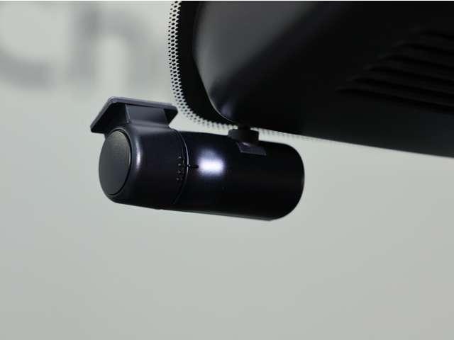 オーラ 1.2 G FOUR 4WD 当社社用車UP/BOSEサウンド/SOSコール/アラ ワンオーナー車 エマブレ 全周囲 LDW 記録簿 アダプティブクルーズ 盗難防止システム オートエアコン スマートキー バックカメラ LEDライト アルミホイール 4WD ETC車載器 ナビTV(13枚目)