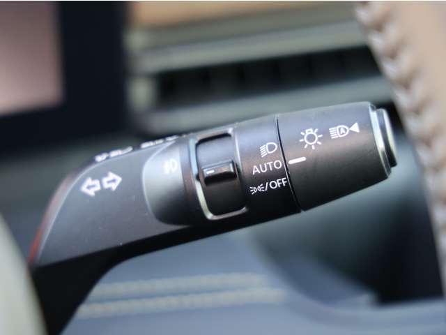 セレナ ２．０　ハイウェイスターＶ　／当社試乗車ＵＰ／後席モニター／プロパイロッ　Ｗ電動スライド　レーダークルコン　レーンアシスト　展示試乗車ＵＰ　ＬＥＤランプ　ワンオーナー車　盗難防止システム　ＥＴＣ装備　カーテンエアバッグ　アルミホイール　キーフリー　メモリ－ナビ　ナビＴＶ（13枚目）