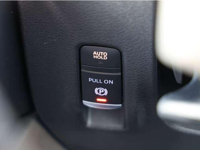 セレナ ２．０　ハイウェイスターＶ　／当社試乗車ＵＰ／後席モニター／プロパイロッ　Ｗ電動スライド　レーダークルコン　レーンアシスト　展示試乗車ＵＰ　ＬＥＤランプ　ワンオーナー車　盗難防止システム　ＥＴＣ装備　カーテンエアバッグ　アルミホイール　キーフリー　メモリ－ナビ　ナビＴＶ（14枚目）