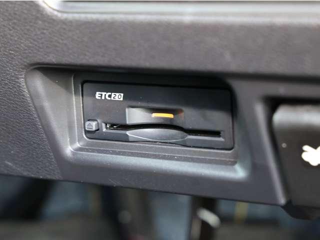 セレナ ２．０　ハイウェイスターＶ　／当社試乗車ＵＰ／後席モニター／プロパイロッ　Ｗ電動スライド　レーダークルコン　レーンアシスト　展示試乗車ＵＰ　ＬＥＤランプ　ワンオーナー車　盗難防止システム　ＥＴＣ装備　カーテンエアバッグ　アルミホイール　キーフリー　メモリ－ナビ　ナビＴＶ（16枚目）