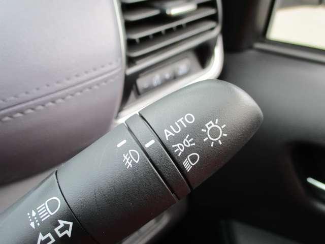 セレナ １．２　ｅ－ＰＯＷＥＲ　ハイウェイスター　Ｖ　プロパイロット／アラウンドビューモニター　３６０°カメラ　エマジェンシーブレーキ　１オナ　スマキー　バックカメラ　ＬＥＤ　レーンアシスト　点検記録簿付　ＥＴＣ　ドラレコ　イモビ　サイドカーテンエアバック　フルオートエアコン　アルミホイール（13枚目）