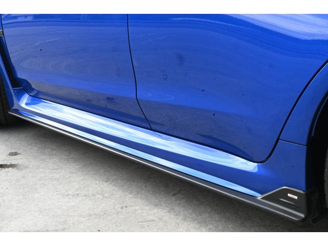 ディーラーオプション：サイドアンダースポイラーの装着。