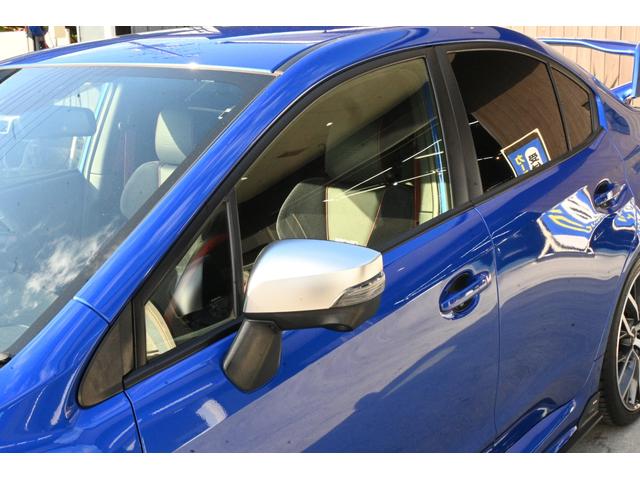 左右ドアミラーに、ぶつけてしまったような、こすりキズやワレ等ありません。また、ミラー動作にも問題ありません。