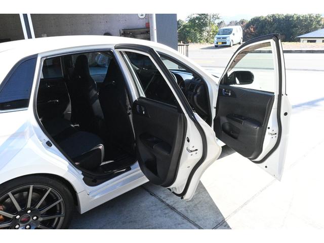 インプレッサ ＷＲＸ　ＳＴｉ　スペックＣ　後期Ｅ型　ＳＴＩスポイラー＆鍛造１８アルミ　クスコタワーバー＆スタビ　補強パーツ　ＨＫＳ車高調＆スーパーターボマフラー＆エアクリーナー　ＤＥＦＩブースト計　カロッツエリア製ナビ＆Ｂカメラ＆ＥＴＣ（37枚目）