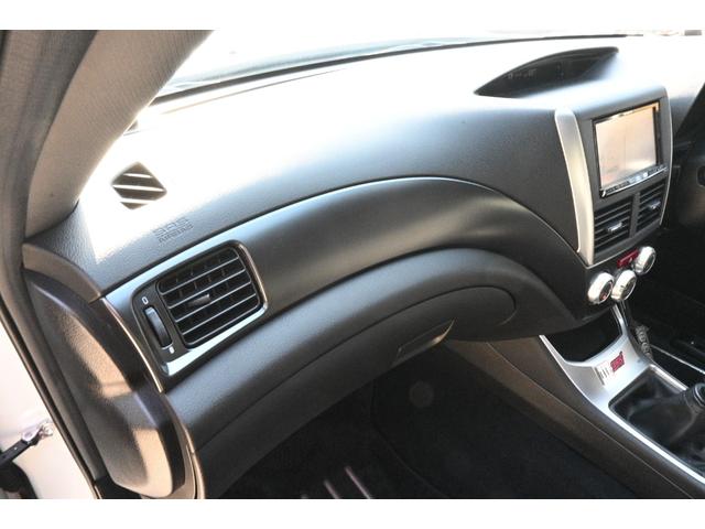 インプレッサ ＷＲＸ　ＳＴｉ　スペックＣ　後期Ｅ型　ＳＴＩスポイラー＆鍛造１８アルミ　クスコタワーバー＆スタビ　補強パーツ　ＨＫＳ車高調＆スーパーターボマフラー＆エアクリーナー　ＤＥＦＩブースト計　カロッツエリア製ナビ＆Ｂカメラ＆ＥＴＣ（43枚目）