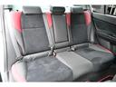 後席は使用感もなくダメージは見受けられません。紫外線焼け跡の変色などもありません