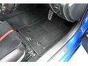 純正フロアマット装備(BRZロゴ入り)足下フロアマットから床下カーペットまでキレイな状態を維持しています。もちろん、すべて抗菌クリーニング済みです。