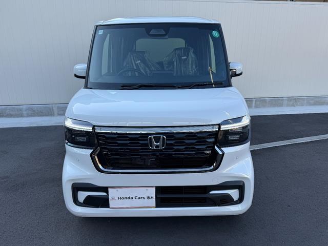 Ｎ－ＢＯＸカスタム ターボコーディネートスタイル　ターボ　キーレスエントリー　運転席エアバッグ　助手席エアバッグ　サイドエアバッグ　横滑り防止装置　エアコン　パワーステアリング　パワーウィンドウ　クルーズコントロール（2枚目）