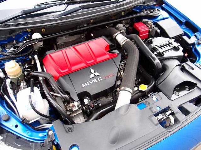 全国でも台数の少ないライトニングブルー外装色のランサープレミアムが入庫！過去分解整備記録簿も１３枚残っており、令和７年６月にＨＫＳ車高調も新品取付け済。令和４年５月ＳＳＴストレーナー交換済みです