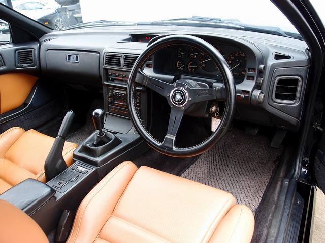 サバンナRX-7 カブリオレ 走行44961kmディーラーリビルトエンジン載替 令和7年1月ディーラー全塗装 整備記録簿14枚 ディーラー納品書23枚 BBS16AW フジツボマフラー 茶革 5MT 整備部品交換歴 電動オープン(3枚目)