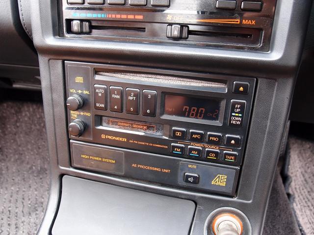 サバンナRX-7 カブリオレ 走行44961kmディーラーリビルトエンジン載替 令和7年1月ディーラー全塗装 整備記録簿14枚 ディーラー納品書23枚 BBS16AW フジツボマフラー 茶革 5MT 整備部品交換歴 電動オープン(11枚目)