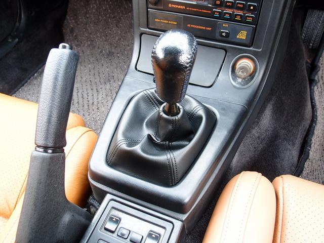 サバンナRX-7 カブリオレ 走行44961kmディーラーリビルトエンジン載替 令和7年1月ディーラー全塗装 整備記録簿14枚 ディーラー納品書23枚 BBS16AW フジツボマフラー 茶革 5MT 整備部品交換歴 電動オープン(12枚目)