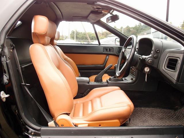 サバンナRX-7 カブリオレ 走行44961kmディーラーリビルトエンジン載替 令和7年1月ディーラー全塗装 整備記録簿14枚 ディーラー納品書23枚 BBS16AW フジツボマフラー 茶革 5MT 整備部品交換歴 電動オープン(68枚目)