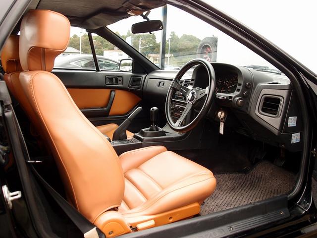 サバンナRX-7 カブリオレ 走行44961kmディーラーリビルトエンジン載替 令和7年1月ディーラー全塗装 整備記録簿14枚 ディーラー納品書23枚 BBS16AW フジツボマフラー 茶革 5MT 整備部品交換歴 電動オープン(69枚目)