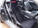 運転席シートは人気のRECARO製バケットシートに変更済。ご希望に応じてBRIDE製などのスポーツシートもお得な金額にてお取り付け可能です。お気軽に047-492-4000までお問い合わせ下さいませ