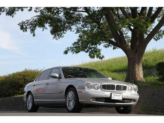 ＸＪ ＸＪ８　Ｌ　４．２　右ハンドル　ロングボディ　黒革　クルーズコントロール　障害物センサー　頸部衝撃緩和ヘッドレスト　エアサスペンション　パワーシート　シートヒーター　本革シート　フォグランプ（2枚目）