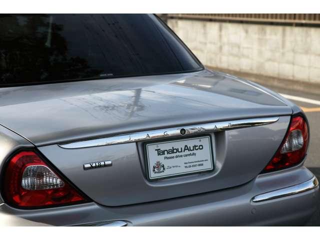 ＸＪ ＸＪ８　Ｌ　４．２　右ハンドル　ロングボディ　黒革　クルーズコントロール　障害物センサー　頸部衝撃緩和ヘッドレスト　エアサスペンション　パワーシート　シートヒーター　本革シート　フォグランプ（16枚目）