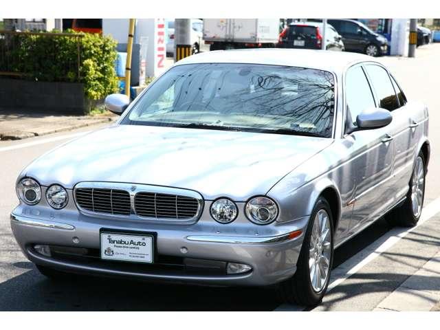 ＸＪ ＸＪ８　３．５　クルーズコントロール　ウッドコンビハンドル　障害物センサー　頸部衝撃緩和ヘッドレスト　盗難防止装置　ＤＶＤナビ　ＥＴＣ　エアサスペンション　パワーシート　シートヒーター　本革シート　フォグランプ（2枚目）