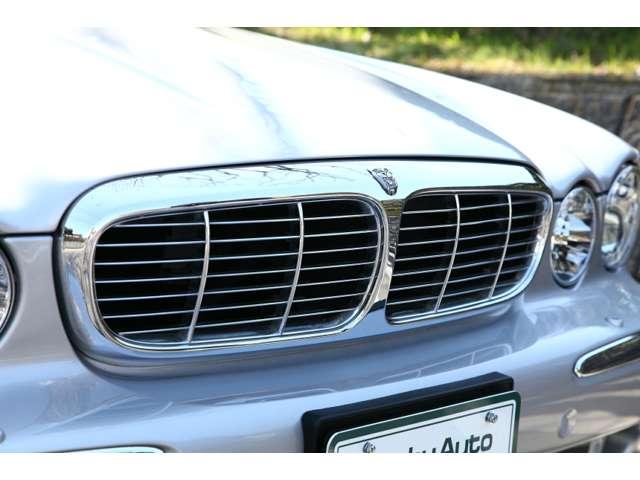 ＸＪ ＸＪ８　３．５　クルーズコントロール　ウッドコンビハンドル　障害物センサー　頸部衝撃緩和ヘッドレスト　盗難防止装置　ＤＶＤナビ　ＥＴＣ　エアサスペンション　パワーシート　シートヒーター　本革シート　フォグランプ（5枚目）