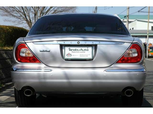 ＸＪ ＸＪ８　３．５　クルーズコントロール　ウッドコンビハンドル　障害物センサー　頸部衝撃緩和ヘッドレスト　盗難防止装置　ＤＶＤナビ　ＥＴＣ　エアサスペンション　パワーシート　シートヒーター　本革シート　フォグランプ（10枚目）