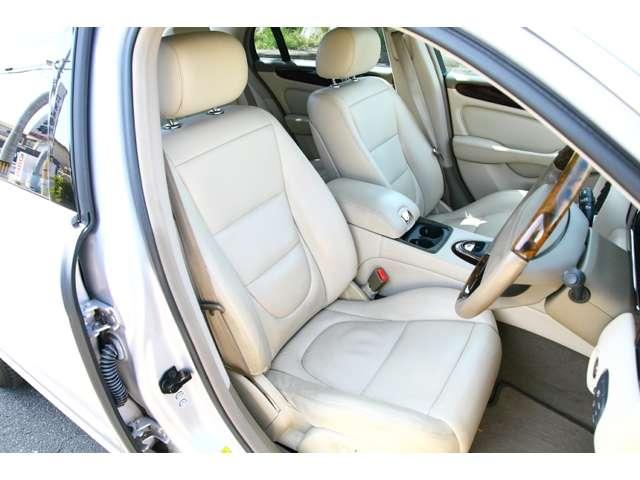 ＸＪ ＸＪ８　３．５　クルーズコントロール　ウッドコンビハンドル　障害物センサー　頸部衝撃緩和ヘッドレスト　盗難防止装置　ＤＶＤナビ　ＥＴＣ　エアサスペンション　パワーシート　シートヒーター　本革シート　フォグランプ（17枚目）