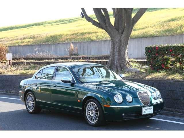 Ｓタイプ ３．０ソブリン　クルーズコントロール　障害物センサー　盗難防止装置　ＤＶＤナビ　ＥＴＣ　本革シート　シートヒーター　パワーシート　フロントフォグランプ　キーレス（3枚目）