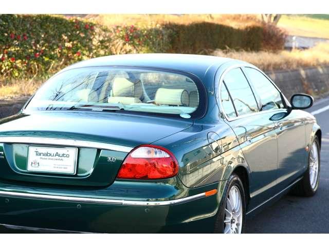 Ｓタイプ ３．０ソブリン　クルーズコントロール　障害物センサー　盗難防止装置　ＤＶＤナビ　ＥＴＣ　本革シート　シートヒーター　パワーシート　フロントフォグランプ　キーレス（16枚目）