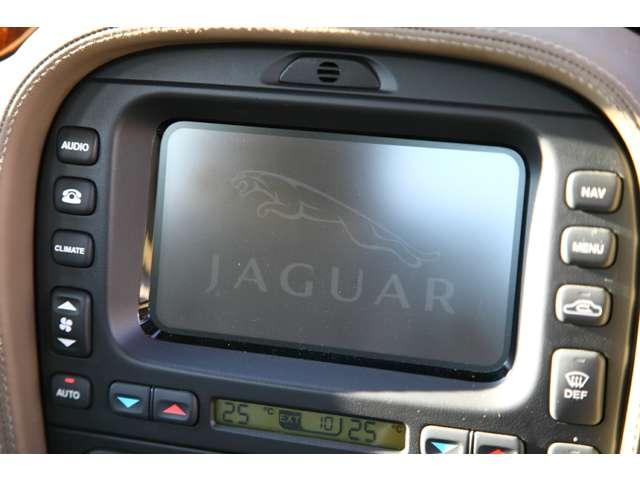 Ｓタイプ ３．０ソブリン　クルーズコントロール　障害物センサー　盗難防止装置　ＤＶＤナビ　ＥＴＣ　本革シート　シートヒーター　パワーシート　フロントフォグランプ　キーレス（32枚目）