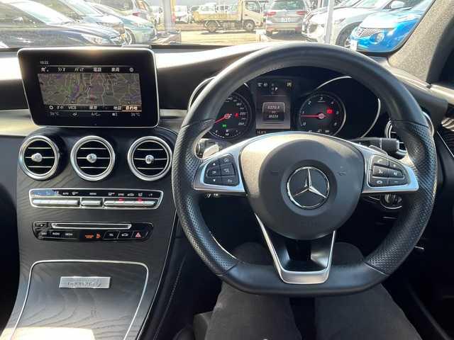 ＧＬＣ２２０ｄ　４マチック　ローレウスエディション　ユーザー買取／３６０台限定車／パノラミックスライディングルーフ／ブルメスター／３６０度カメラ／レーダーセーフティーＰＫＧ／全席シートヒーター／電動バックドア／ＬＥＤ／取扱説明書／記録簿／ＥＴＣ２．０(5枚目)