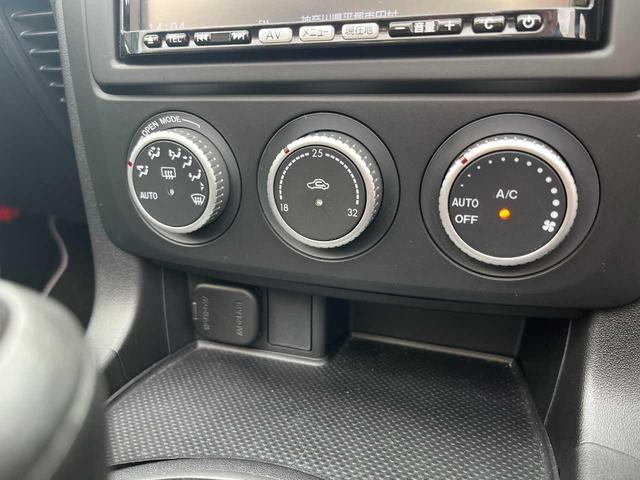 ロードスター ＲＳ　ＲＨＴ　禁煙／６速ＭＴ／電動ハードトップ／ビルシュタインダンパー／フロントタワーバー／純正ナビ／Ｂｌｕｅｔｏｏｔｈ／オートエアコン／トルクセンシング付ＬＳＤ／ＨＩＤヘッドライト／ＥＴＣ／スマートキー（11枚目）