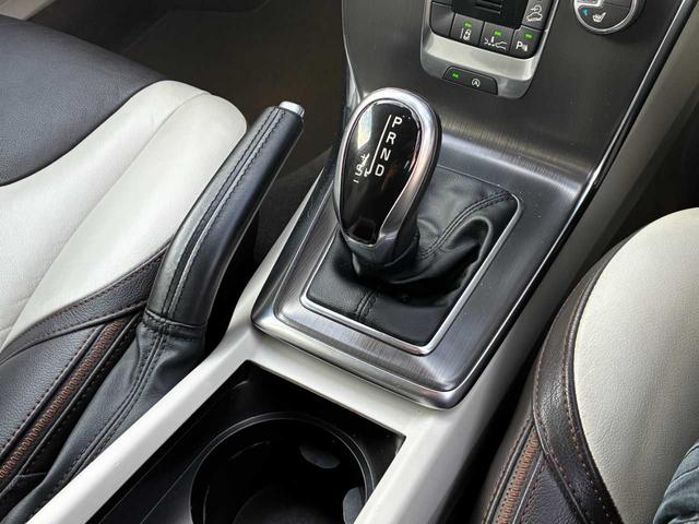 VOLVO V40 CROSS COUNTRY T5 AWD