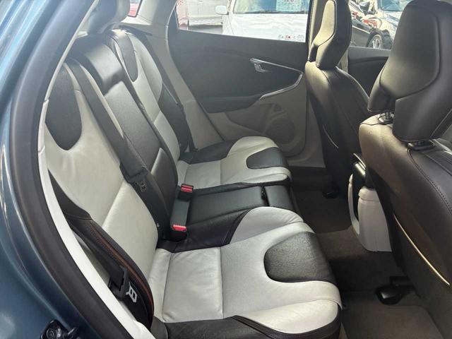 VOLVO V40 CROSS COUNTRY T5 AWD