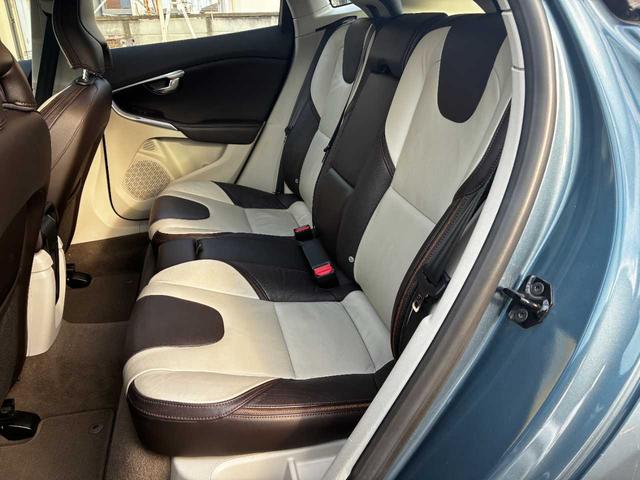 VOLVO V40 CROSS COUNTRY T5 AWD