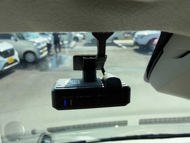 エブリイワゴン ＰＺターボスペシャル　ユーザー買取／両側電動スライド／衝突軽減ブレーキ／バックカメラ／Ｂｌｕｅｔｏｏｔｈ／オートステップ／ドラレコ／社外ナビ／ＥＴＣ／ＨＩＤライト／取扱説明書／メンテナンスノート／スマートキー（13枚目）