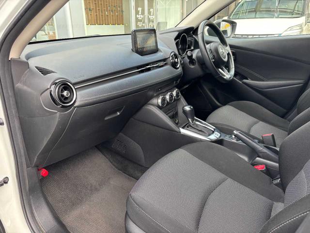 デミオ 13Sツーリング 1オナ禁煙/ユーザー買取車/純正フルエアロ/純正ナビ/レーンキープアシスト/スマートブレーキサポート/レーダークルーズ/地デジ/LEDヘッドライト/DVD/ETC/Bluetooth(27枚目)