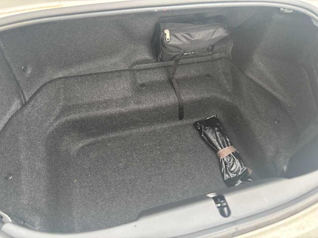 ロードスター Ｓスペシャルパッケージ　１オーナー／禁煙／ユーザー買取／６速ＭＴ／純正ナビ／フルセグＴＶ／バックカメラ／横滑り防止／純正１６インチアルミ／ＬＥＤ／スマートキー／プッシュスタート／Ｂｌｕｅｔｏｏｔｈ（16枚目）