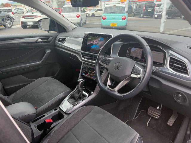 Ｔ－ロック ＴＤＩ　スタイル　ユーザー買取／ディスカバープロＰＫＧ／バックカメラ／ＡｐｐｌｅＣａｒＰｌａｙ／衝突軽減／レーンキープ／Ｂｌｕｅｔｏｏｔｈ／自動駐車支援／タイプＣ／置くだけ充電／パワーバックドア／取扱説明書／記録簿（16枚目）