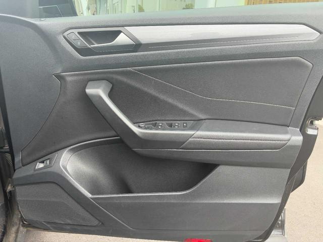 Ｔ－ロック ＴＤＩ　スタイル　ユーザー買取／ディスカバープロＰＫＧ／バックカメラ／ＡｐｐｌｅＣａｒＰｌａｙ／衝突軽減／レーンキープ／Ｂｌｕｅｔｏｏｔｈ／自動駐車支援／タイプＣ／置くだけ充電／パワーバックドア／取扱説明書／記録簿（18枚目）