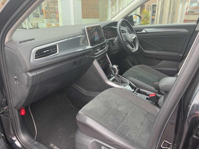 Ｔ－ロック ＴＤＩ　スタイル　ユーザー買取／ディスカバープロＰＫＧ／バックカメラ／ＡｐｐｌｅＣａｒＰｌａｙ／衝突軽減／レーンキープ／Ｂｌｕｅｔｏｏｔｈ／自動駐車支援／タイプＣ／置くだけ充電／パワーバックドア／取扱説明書／記録簿（26枚目）