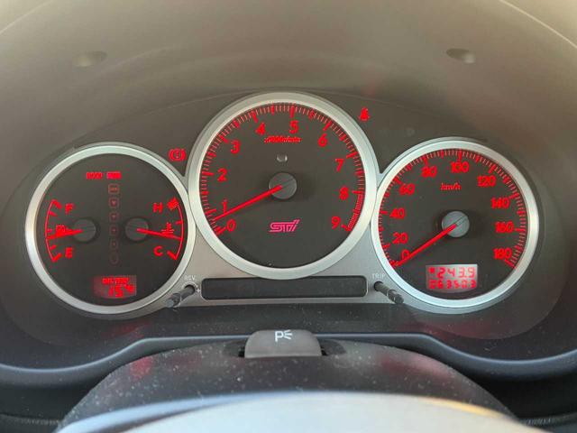 インプレッサ ＷＲＸ　ＳＴｉ　ユーザー買取／フルノーマル／涙目Ｃ型／純正大型リアスポイラー／純正１７インチＡＷ／ディーラー記録簿Ｈ１５．１６．１７．１８．１９．２０．２４．２６．２７．２８．３０．Ｒ２．４．６．７年付／取扱説明書／（7枚目）