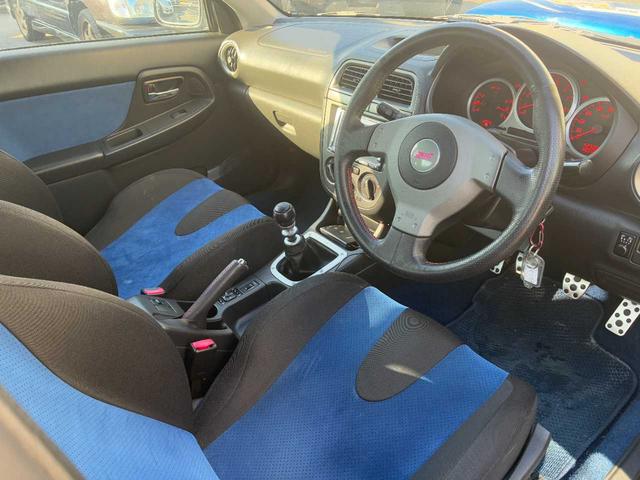 インプレッサ ＷＲＸ　ＳＴｉ　ユーザー買取／フルノーマル／涙目Ｃ型／純正大型リアスポイラー／純正１７インチＡＷ／ディーラー記録簿Ｈ１５．１６．１７．１８．１９．２０．２４．２６．２７．２８．３０．Ｒ２．４．６．７年付／取扱説明書／（13枚目）