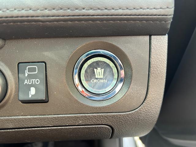 クラウンハイブリッド ベースグレード ユーザー買取/TEINローダウンサス/REALステアリング/プリクラッシュ/シートヒーター/黒革電動シート/クルコン/純正ナビ/バックカメラ/Bluetooth/社外18インチAW/メンテナンスノート(23枚目)