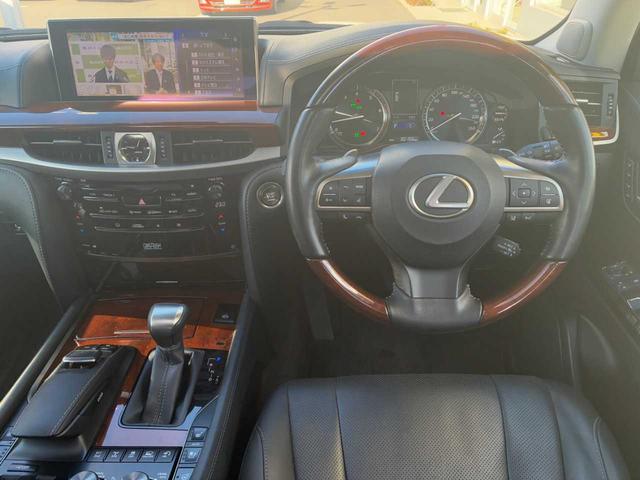 LX LX570 ユーザー買取/禁煙/サンルーフ/マークレビンソン/360度カメラ/プリクラッシュ/レーンキープ/黒革電動シート/LEDヘッド/パワーバック/Bluetooth/シートヒーター&クーラー/ETC2.0(4枚目)